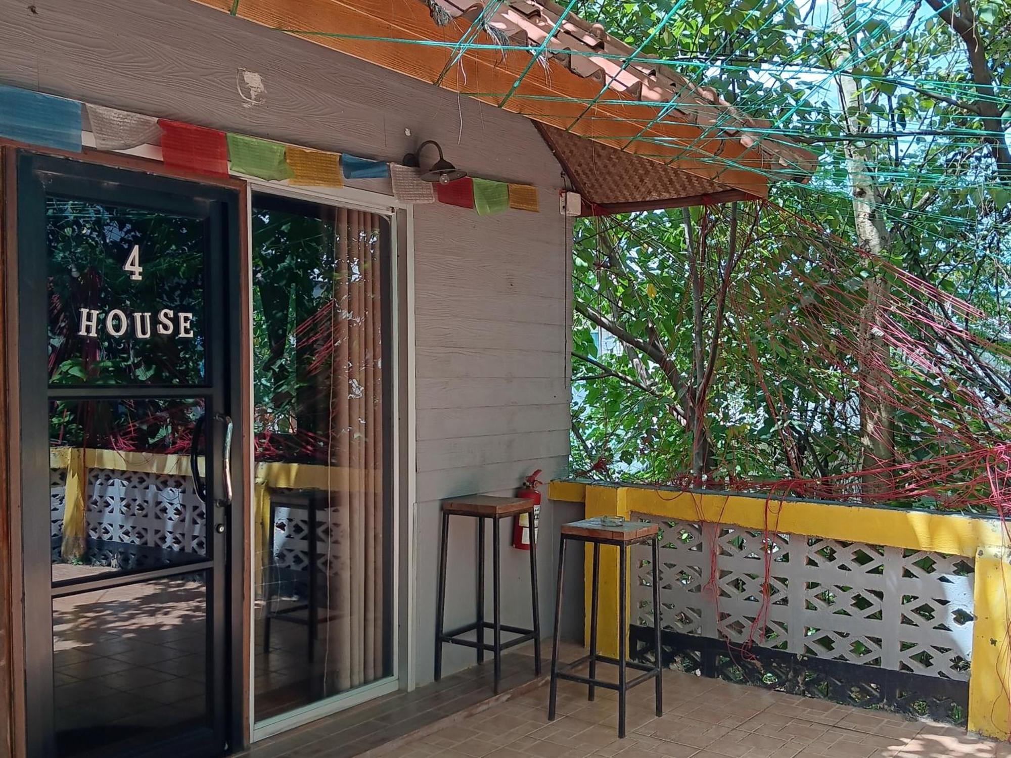 Happy House Backpackers Pai Exterior foto