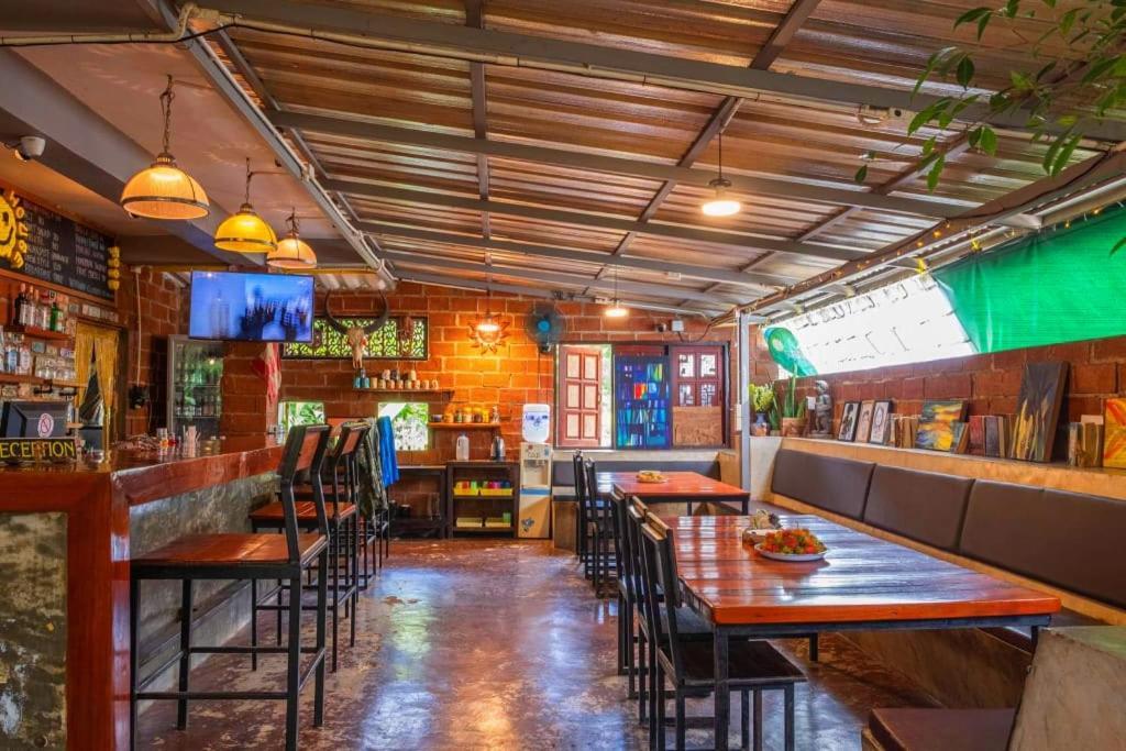 Happy House Backpackers Pai Exterior foto